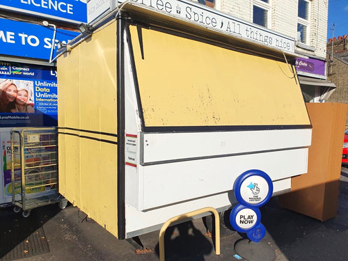 Mobile catering trailer with - mobile,